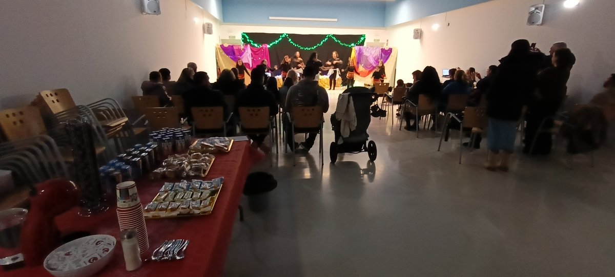 ¡Tarde mágica de Danza Oriental en Cerro Muriano! 💃 El pasado viernes disfrutamos del arte de Sueño Oriental, Nehru Blackrose y sus alumnas en el Centro Cívico. ¡Ritmo y convivencia! ✨

#DanzaOriental #CerroMuriano #Participación