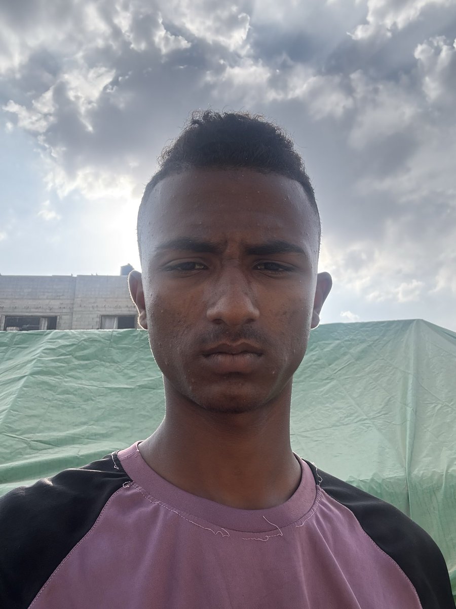 HamdanObaid2007's tweet photo. Please stop, don't skip 
You are my only hope 
My family is dying from the cold and no one is talking 
I'm tired, tired, tired 😭
If you’re scrolling, PLEASE leave a dot . it's just a dot...... 

https://t.co/DrhhXWQbbB https://t.co/aLTk74LF3I
