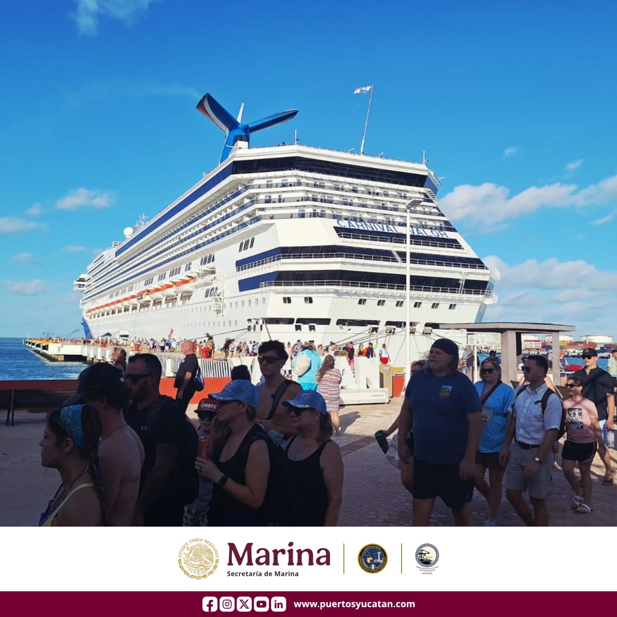Martes con arribo de #Crucero en #PuertoProgreso, con el atraque del Carnival Valor a las 7:35 h, procedente de Cozumel, Quintana Roo, con 4,422 visitantes: 3,282 pasajeros y 1,140 tripulantes; con programación de zarpe a las 16:00 h, con destino a Nueva Orleans, Luisiana.