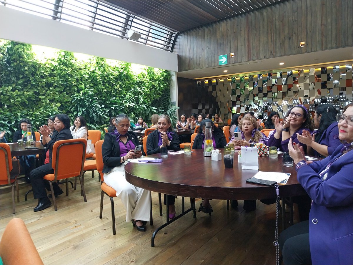 Aportamos al <a href="/TSEGuatemala/">TSE Guatemala</a> y al Instituto Electoral una Conferencia para #mujeres y #partidospoliticos sobre aspectos de #ética y #valores. A Guatemala le urge que una cultura de #integridad alcance la formación política.  🇬🇹 🗣