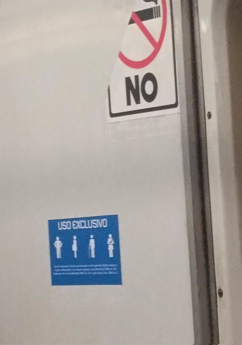 G_NERV05's tweet photo. @MetroCDMX Esas pegatinas son oficiales o se pueden quitar? Vagón N1183 y N1035 Línea B Están pegadas en casi todos los asientos para 1 persona https://t.co/Ma3VuhYkWE