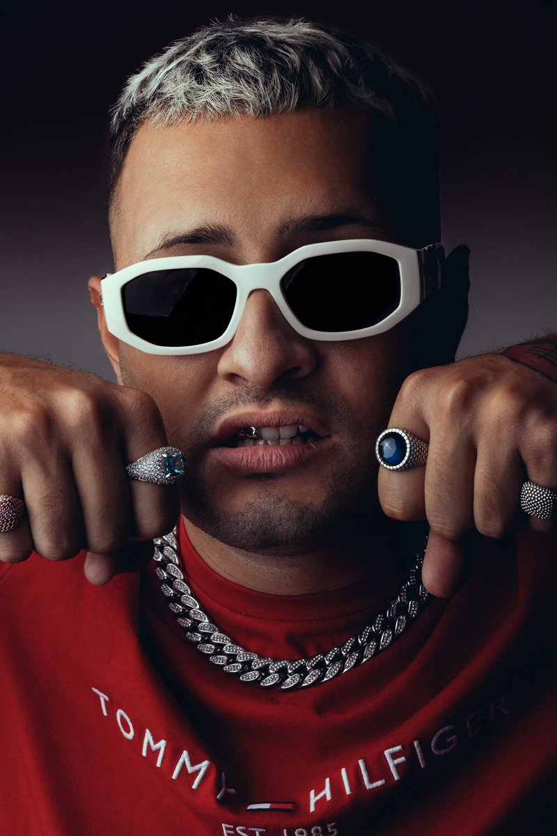 SkuNkOfficial's tweet photo. DAI FASTIDIO SE TI DISTINGUI DALLA MASSA
COME IENE MANGIANÓ DALLA TUA CARCASSA
TUTTI AMICI SE SEI COME VOGLIONO LORO 
LE PRETESE AUMENTANO COME IL VALORE DELL'ORO. 💀📈✨

#shooting #rap #skunk https://t.co/2A78H5THRn