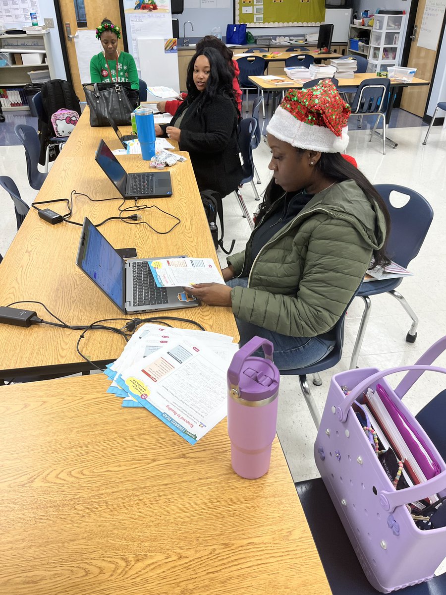 DrAShowers's tweet photo. At @AsaGHilliardES, we reviewed work samples, engaged in safe practice, got support from our peers, and unpacked/planned for our upcoming unit. We left prepared to bring in 2026 strong! ✨ #ELA #UnitUnpacking @TiambiWalker @CJohnsonCST ♥️📖👩🏽‍🏫 https://t.co/1G4zHdKRzH