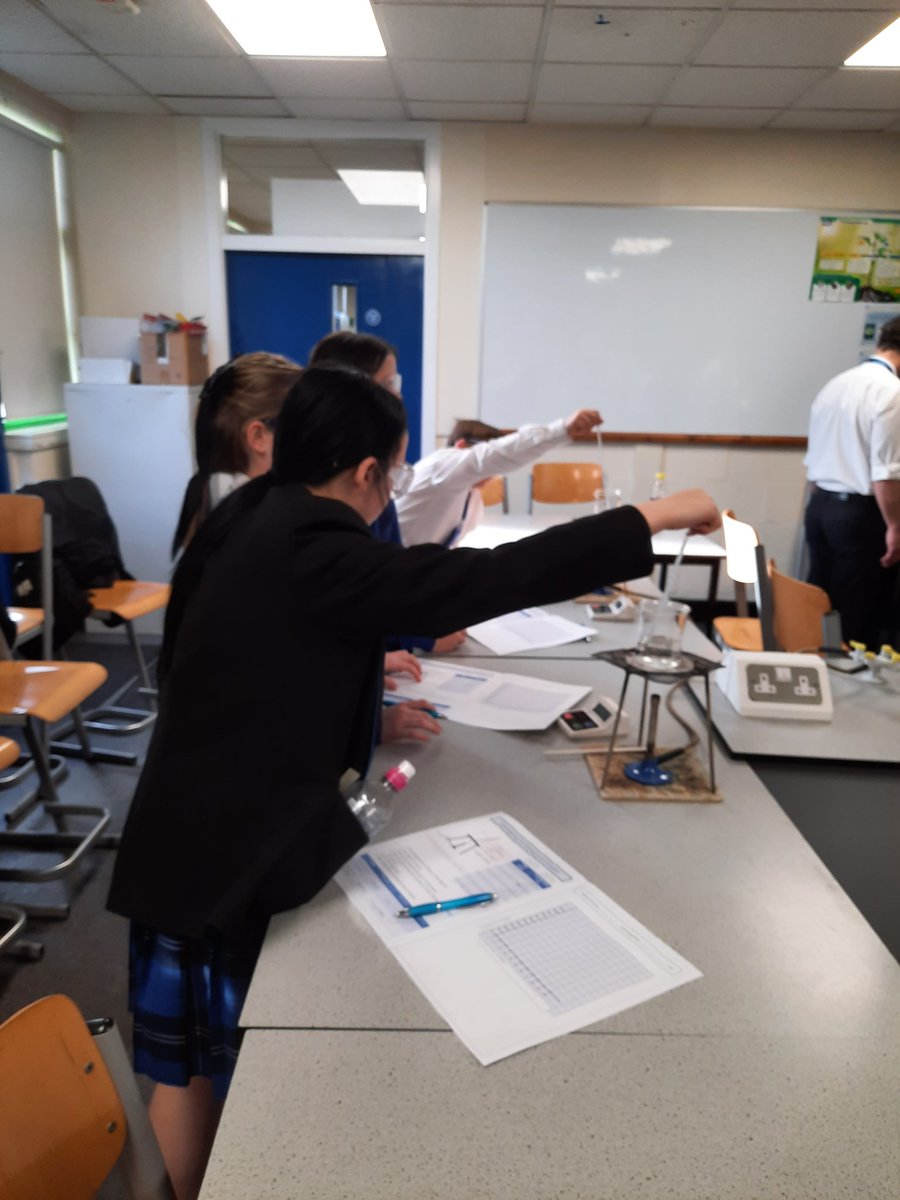LJMUAbsChem's tweet photo. What a brilliant bunch of learners - Y7 behaved impeccably today whilst investigating changes of state and practicing new skills. 👌

Top work - looking forward to coming to again soon.

@shapingfutures_ @ljmuoutreach @st_augs_academy https://t.co/J4B91GxpZi