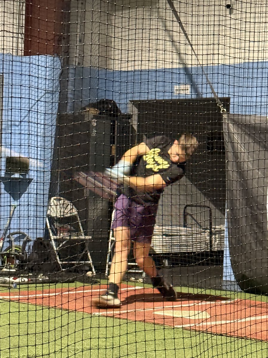 JGP04's tweet image. You can often tell how badly someone wants something by how hard they’re willing to work.

For the past 4 months, this kid has committed ~3 hours a day, 4–5x a week to his craft.

AM speed &amp;amp; agility
PM weight training
Baseball work

Proud of the commitment, ⁦@Logan_Perry23⁩