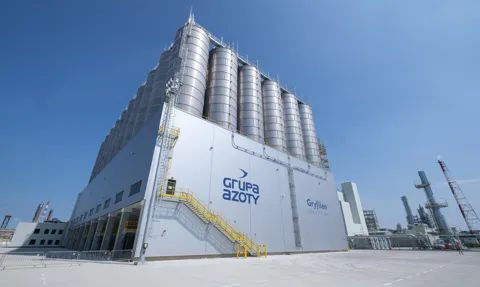 "Polimery Police były, przed rządami Tuska, projektem strategicznym. Nie ideologicznym. Nie propagandowym. Przemysłowym. 437 tysięcy ton polipropylenu rocznie – surowca, który jest krwiobiegiem nowoczesnej gospodarki. Opakowania, motoryzacja, sprzęt medyczny, chemia, przemysł