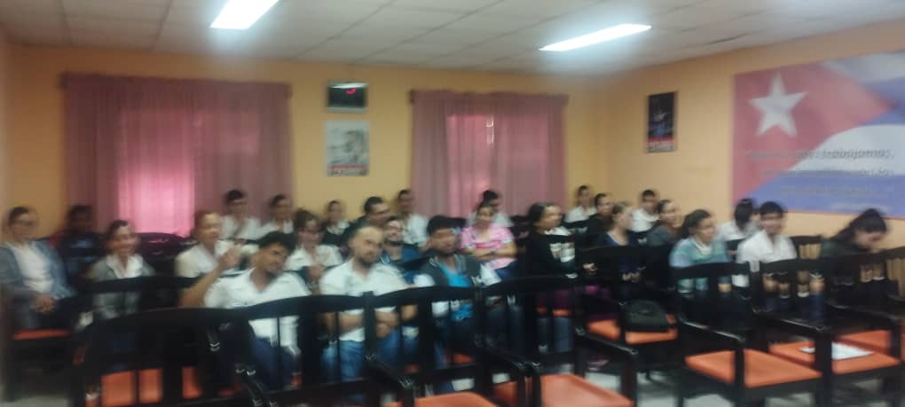 Se realiza en el <a href="/hpsscc/">Hospital General Provincial S.S Camilo Cienfuegos</a>  la conferencia sobre el tema "Manejo en pediatría de la Sepsis", con una excelente  participación de los estudiantes de 6to año de la Universidad de Ciencias Médicas de Sancti Spiritus. <a href="/ssp_cpicm/">Centro Prov de Información de Ciencias Médicas SSp</a> 
#SanctiSpíritusEnMarcha 
<a href="/MINSAPCuba/">Ministerio de Salud Pública de Cuba</a> <a href="/DirecSaludSsp/">Direccion General de Salud SS</a>
