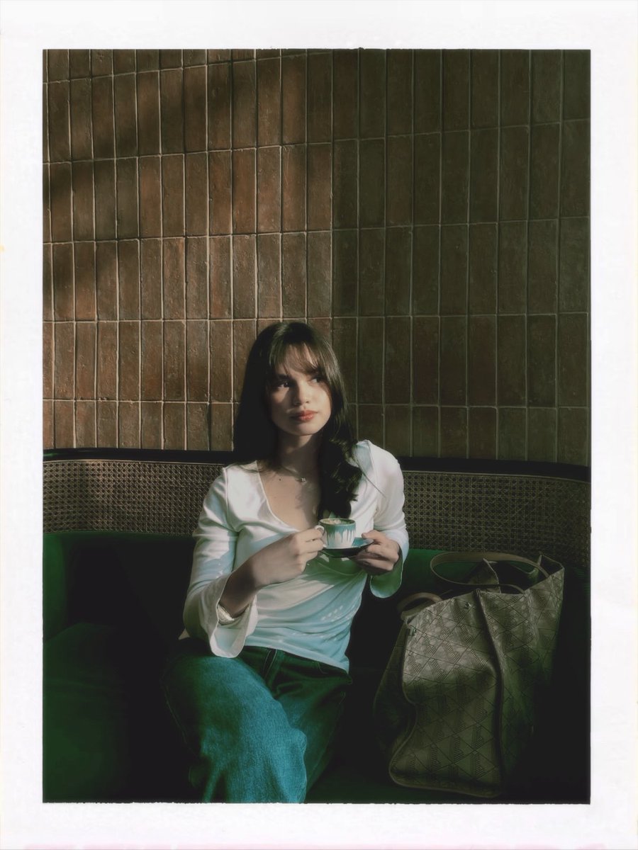 spawnofALI's tweet image. Some stories don’t need to be loud to be real, and theirs speaks in the calm, the smiles, the in-betweens.

Always choosing AshRave. Always rooting for this love. 🕊️