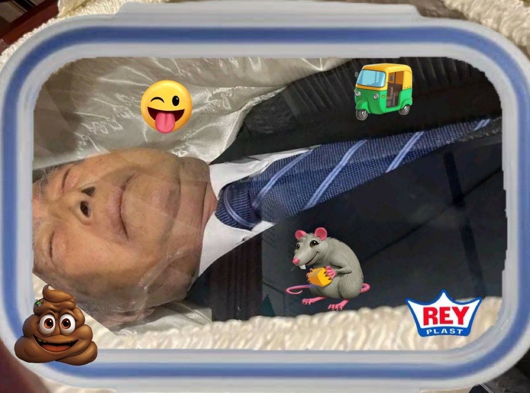 comunic09571313's tweet photo. @santy19602010 MIREN A ESTE FUJITROLL RECONCHA TU MADRE,  JODIENDO A MIS AMIGOS, YO  ME DI EL GUSTO DE IR AL FUNERAL DEL GENOCIDA DE TU MARIDO KENYA @albertofujimori Y TOMAR ESTAS FOTAZOS Y HACER MEMAZOS, ASÍ QUE LLORA FUJITROLL CONCHA TU MADRE EN TU LAPTOP EN EL CONGRESO RESPONDIENDO TWITS JA https://t.co/X7faKMCxFO