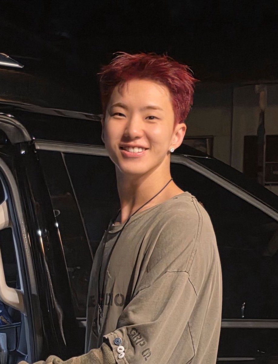 miskwons's tweet photo. ruivei igual ele ππ«Άπ½
#HOSHI #soonyoung #kwonsoonyoung #CaratSelcaDay #SEVENTEEN #CSD @pledis_17 https://t.co/7vz8WyGewx