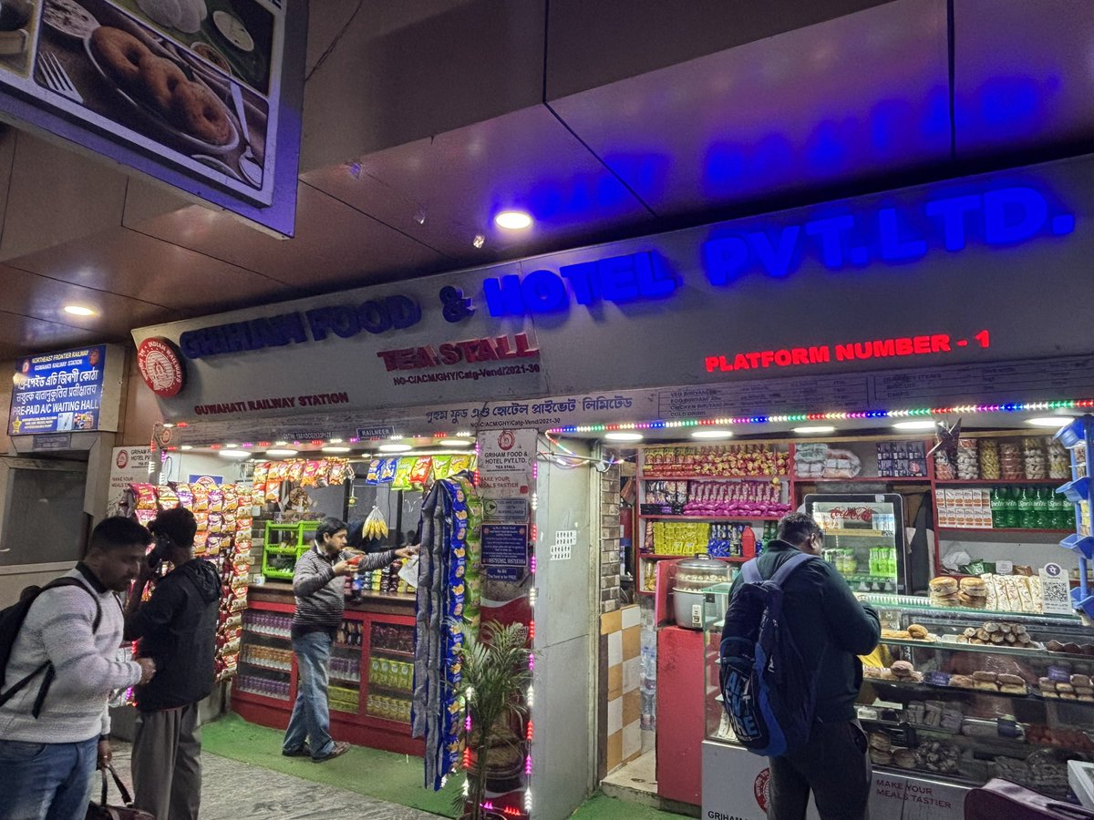 subhadeep's tweet photo. @eCateringIRCTC Informed you about the same early this year &amp; situation is still the same. No VISIBLE price list of Dosa, Idli etc. is available in this store in Guwahati station Platform 1 till today. @RailwaySeva @RailNf @IRCTCofficial https://t.co/whSK205Hho