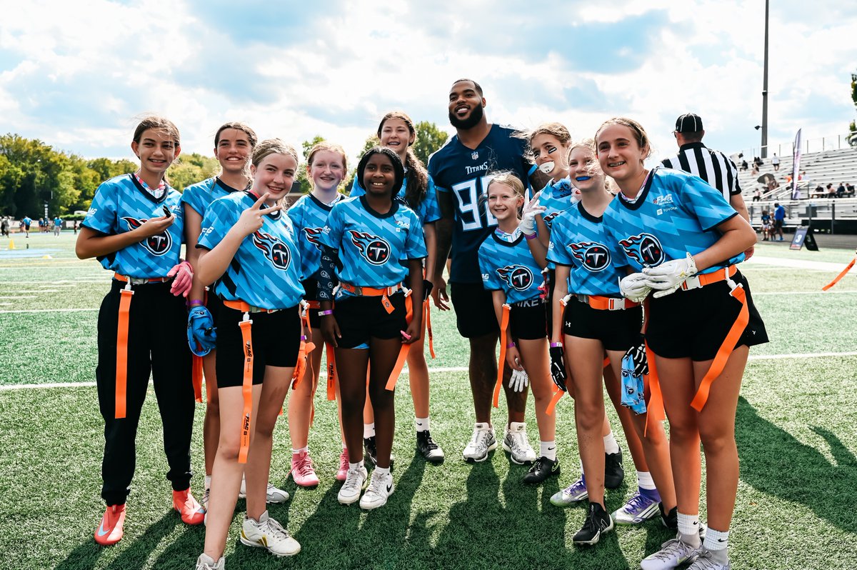 Titans's tweet image. Double vote day for the Walter Payton Man of the Year Challenge @Nationwide 

1 RT = 2 Votes for Jeff!!

#WPMOYChallenge @GrindSimmons94