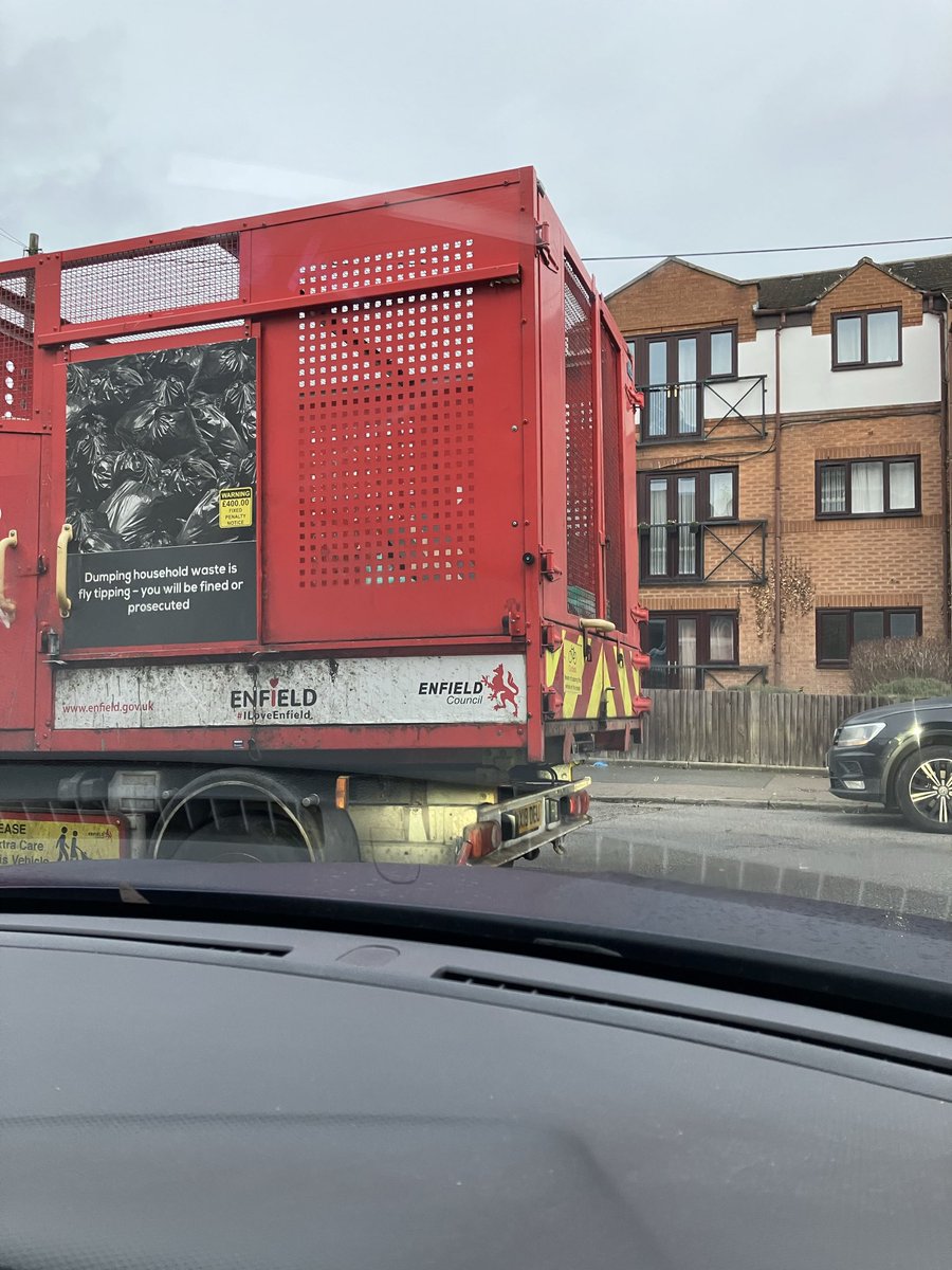 sweetsufos's tweet photo. Dear @EnfieldCouncil this morning I missed my dentist appointment because one of your vehicles was inconsiderately parked outside my driveway, this vehicle blocked my drive for over 30 minutes! This is a major risk if there was an emergency I would not of been able to escape. https://t.co/l5setWvjHB