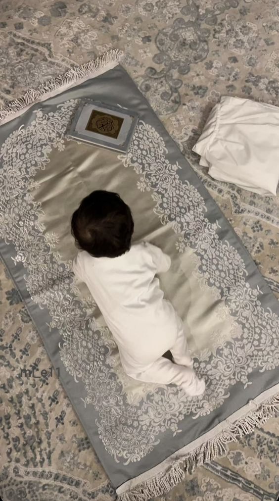 ﴿ رَبِّ لَا تَذَرْنِي فَرْدًا وَأَنْتَ خَيْرُ الْوَارِثِينَ ﴾ 🤍