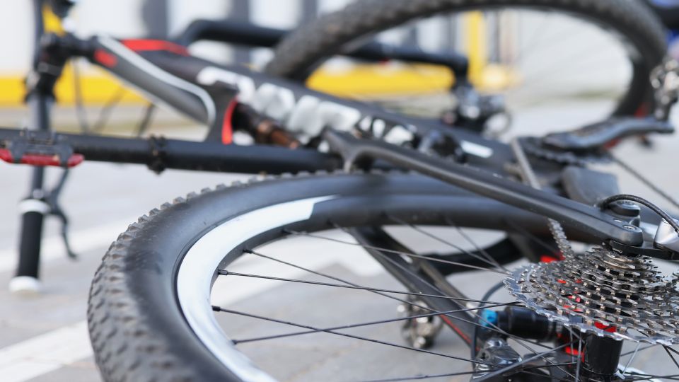 +++ Zwei Radfahrer nach Stürzen verletzt - Polizei warnt: Don’t drink and drive - auch nicht zur Weihnachtszeit +++

🔗Link zur Pressemeldung: muenster.polizei.nrw/presse/zwei-ra…
Bild: Adobe Stock Polizei NRW
---
#Polizei #PolizeiMünster #Leben #DontDrinkAndDrive