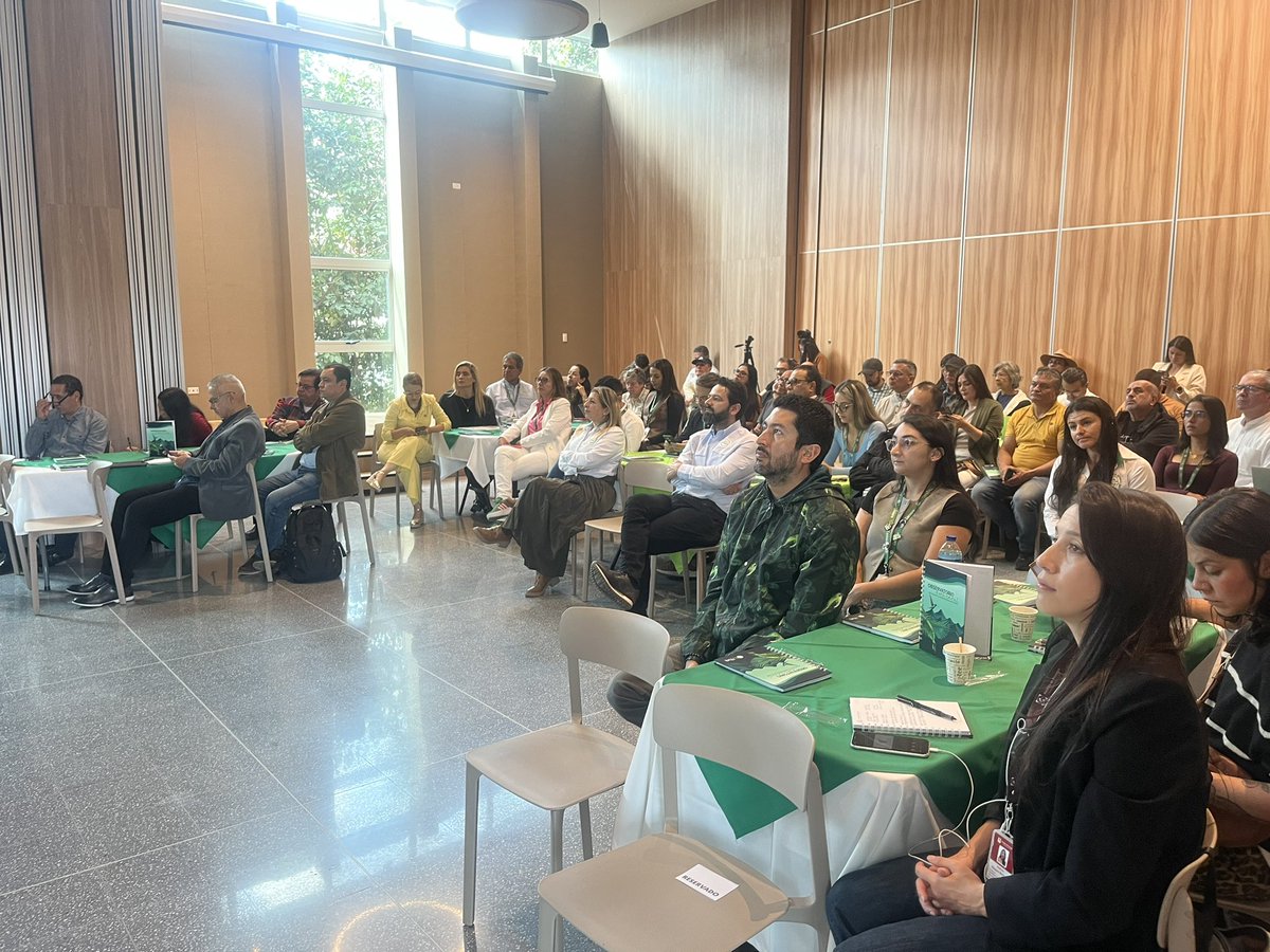 Con Marca Propia tweet media