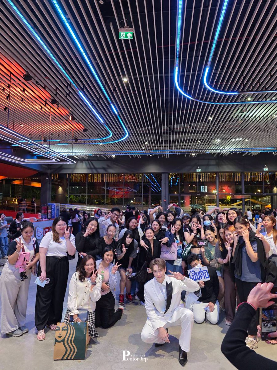 รวมพลลักยิ้มวันนี้ ได้เติม #PENTOR บูสๆ ยิ้มหวานกันทุกคน เดินทางกลับบ้านกันอย่างปลอดภัยทั้งพี่เป็นต่อและลักยิ้มนะ 💜🐰

#PersonOfTheYearAwards2025
#PentorJrp #ลักยิ้มของเป็นต่อ