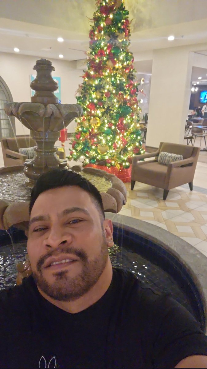 JuanRod47147889's tweet photo. 🥰🥰🥰🎄🎄🎄 https://t.co/5jx4mpwnat