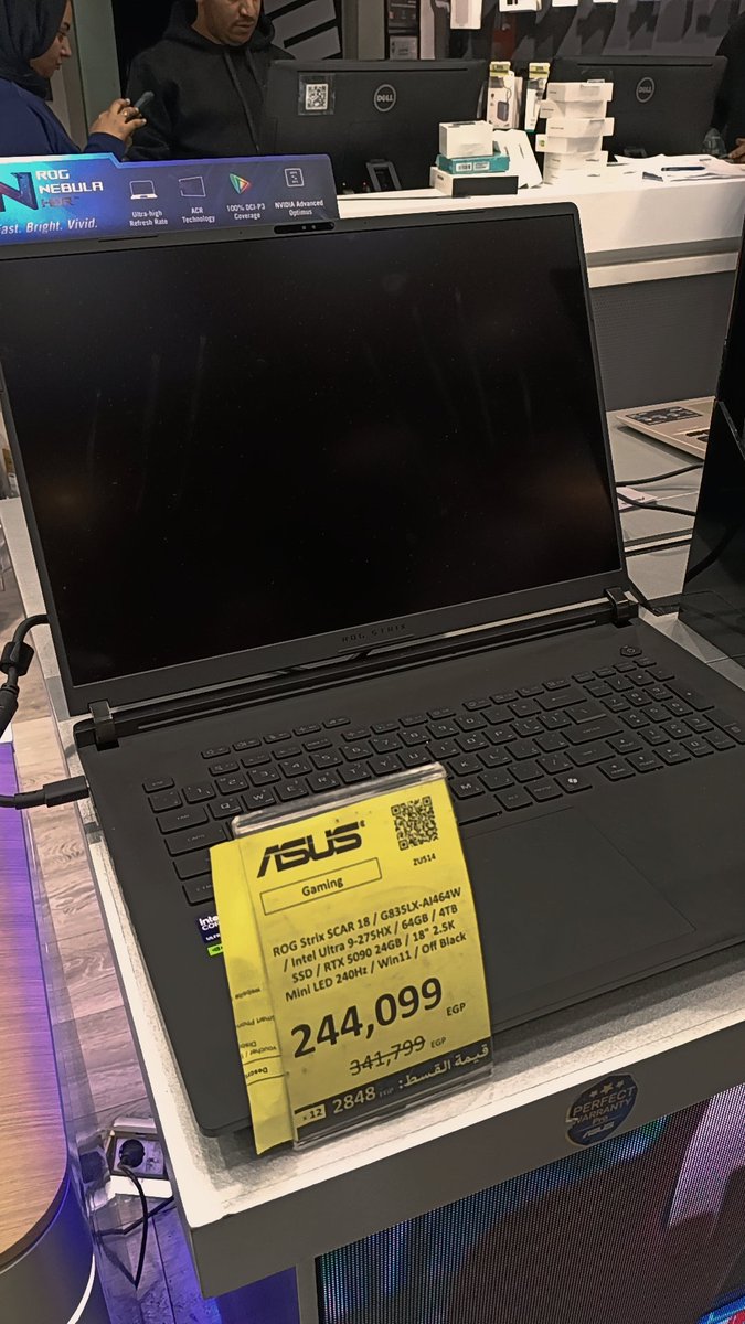 MohamedRoshdy_'s tweet image. بسعر اللاب ده كان ممكن تشتري كيا سيراتو جديده من كام سنه !!😂