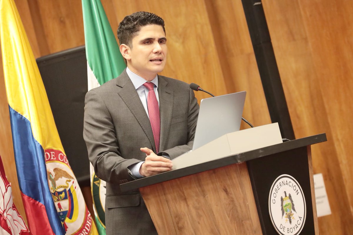 Hoy acompañamos e instalamos la Tercera Mesa de Internacionalización de Boyacá, un espacio clave para seguir proyectando nuestro departamento al mundo.

Revisamos la Estrategia de Internacionalización, sus lineamientos 2025 - 2026, los ejes de acción, el Índice Departamental de