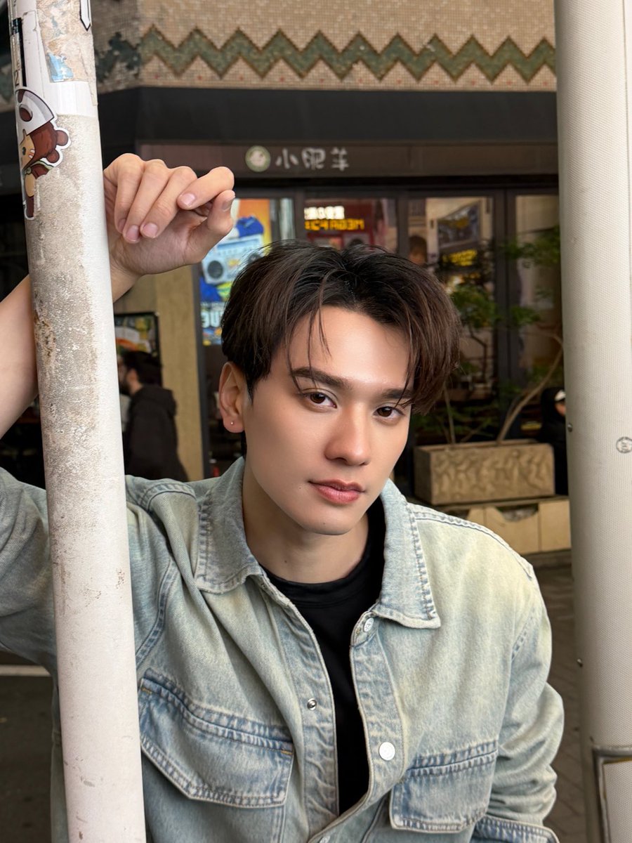 เจ่งเจ่งคนเก่ง เก่งสมชื่อจริงๆเลยนะคับคนนี้ วันนี้เป็นไงบ้างเอ่ย โอบกอดเจ่งเจ่งเสมอนะคับ อย่าให้ใครมาพรากรอยยิ้ม พรากความสดใสไปเลยนะคับ เป็นเจ่งเจ่งเก่งสมชื่อมากๆเติมโตขึ้นในทุกๆวันเลย “ว่าไงคนเก่ง เหนื่อยนักก็พักสักหน่อย” #เก่งสมชื่อเก่ง