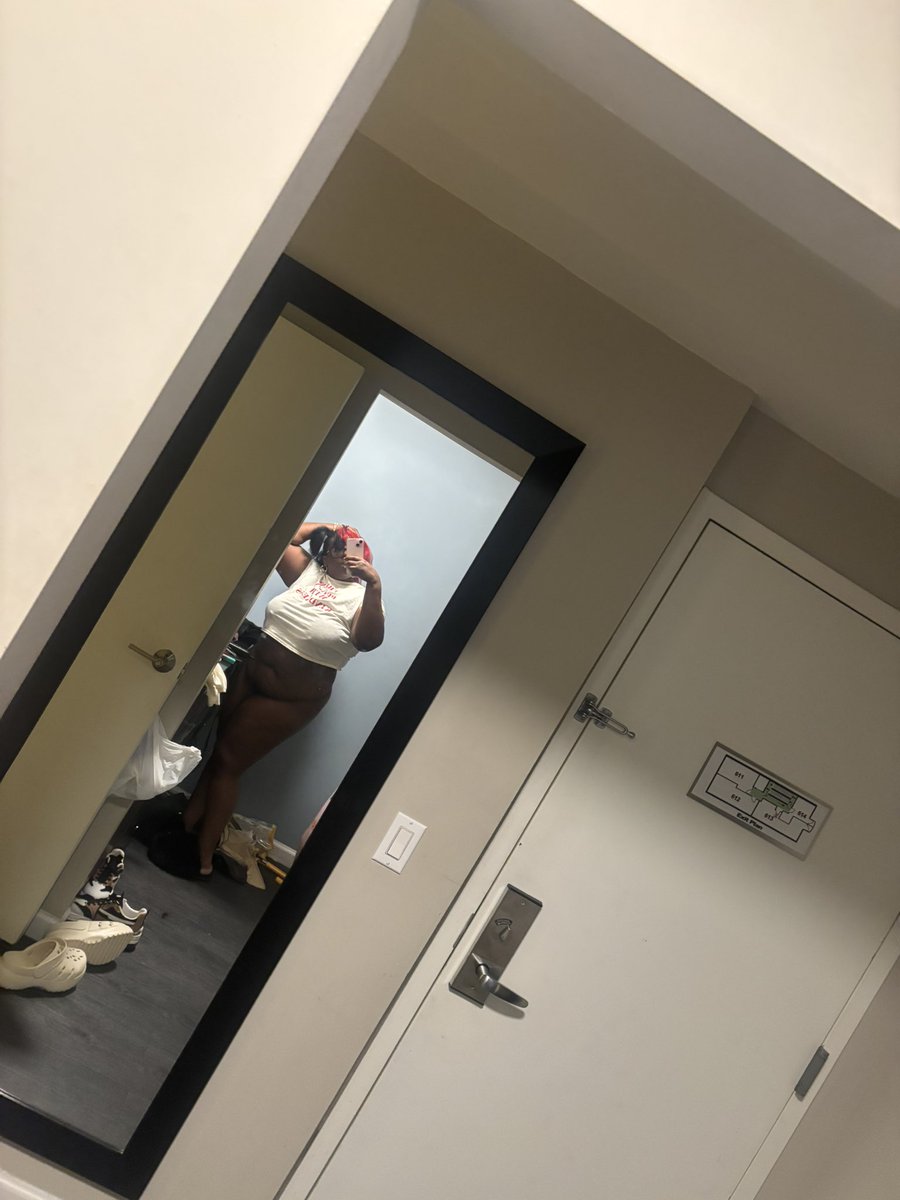 theheadhoncho22's tweet photo. Ugh just looking for my internet bf https://t.co/eYmhSZbtpm