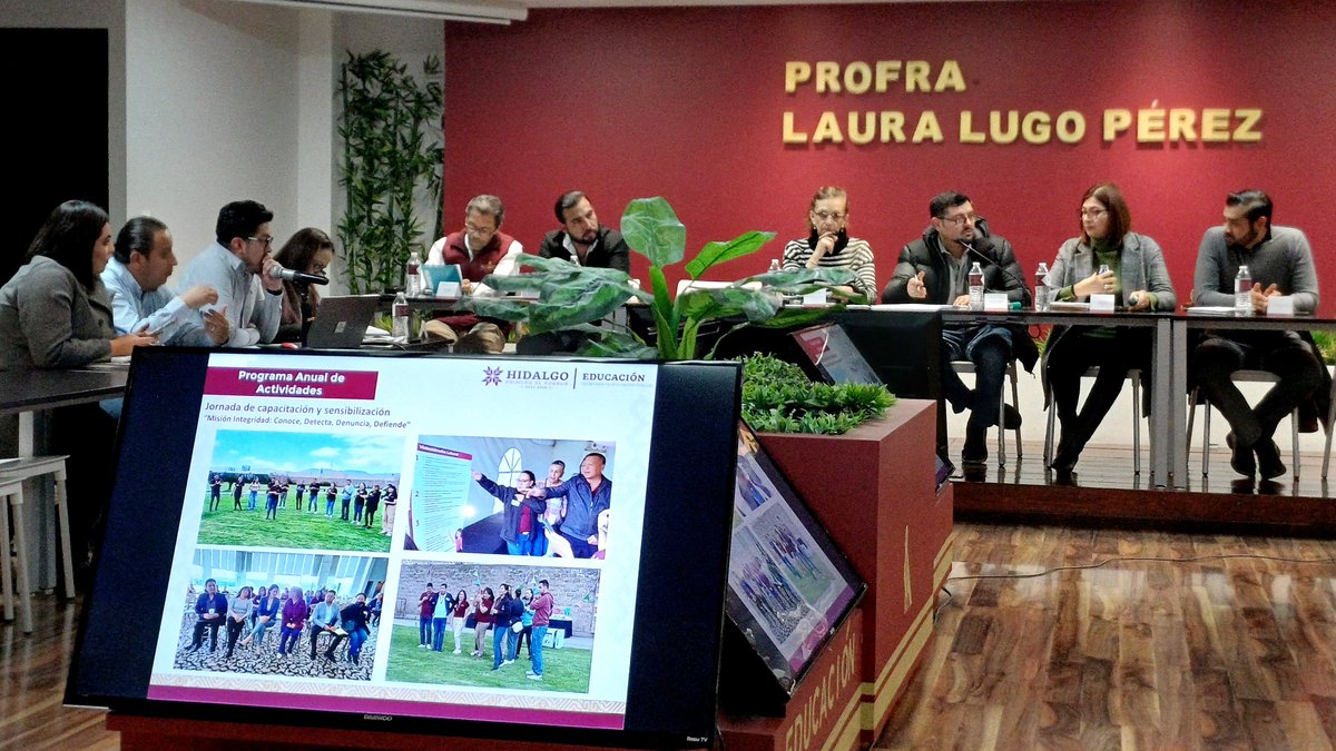 MayeRosanoReyes's tweet photo. En la 3ra Sesión Ordinaria del #CEPCI de #SEPH, se planteó el diseño de una estrategia que fortalezca la apropiación de los valores institucionales y promueva una conducta íntegra en el servicio público, tras presentar avances del Programa Anual de Actividades y la difusión 2025. https://t.co/xCJtNKZSmt