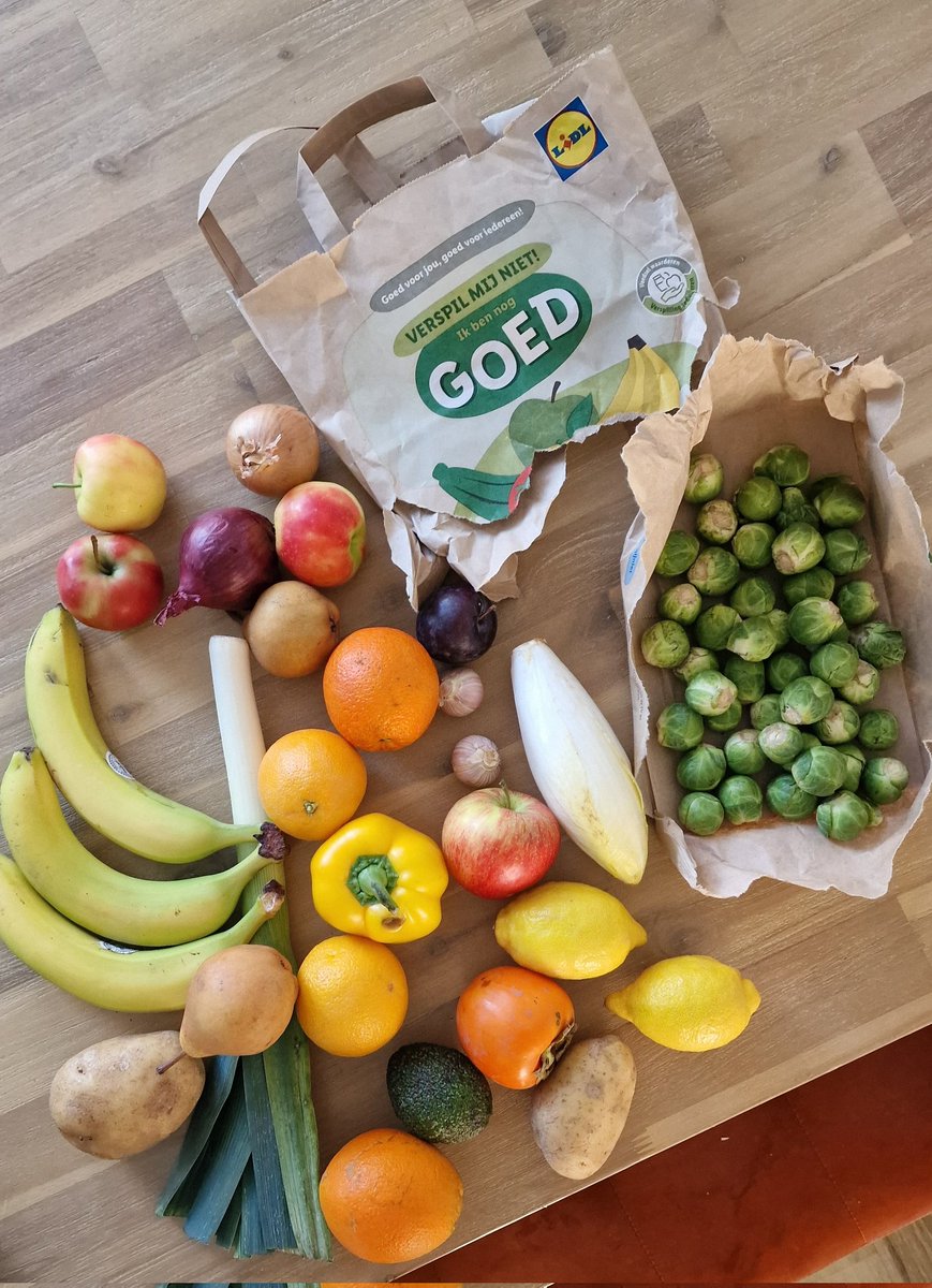 Groente en fruitpakket van Lidl
€3 😅  <a href="/LidlNederland/">Lidl Nederland</a>