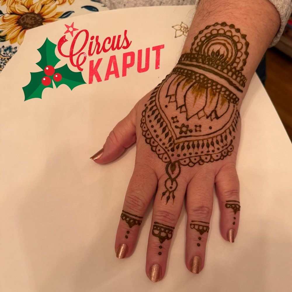 Henna for the holidays! 🤩 Especially fun for teens. #hennatattoos #circuskaput #stlouis