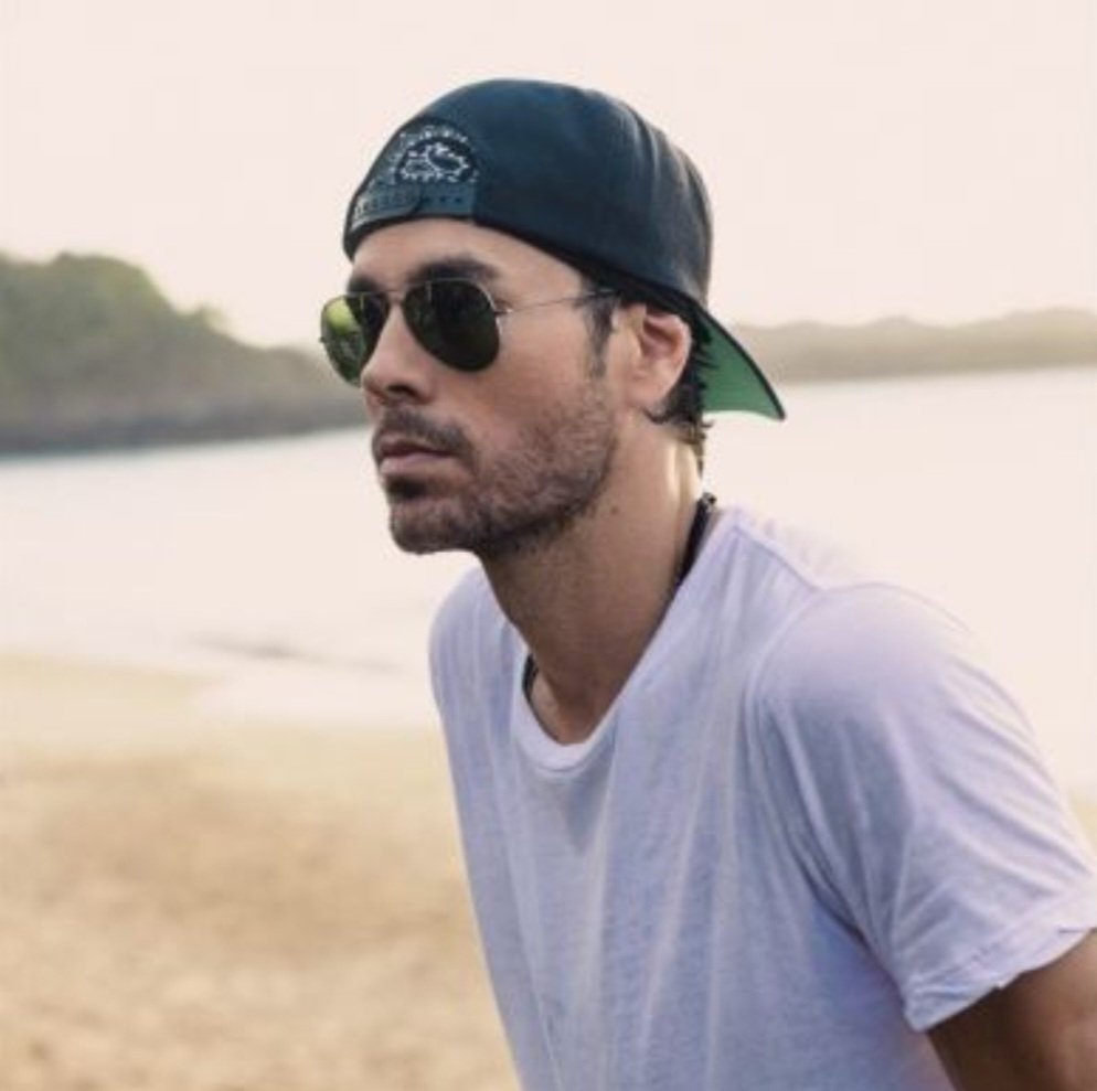 TheBomb1987's tweet image. 🎶 Be With You – Enrique Iglesias (2000)  
Y2K dance-pop bliss 💃🏻🕺🏻  
Shimmering synths, pulsing beat, and Enrique’s all-in croon.  
Still hits like a disco ball to the heart.  

#NowPlaying #EnriqueIglesias #PopPerfection