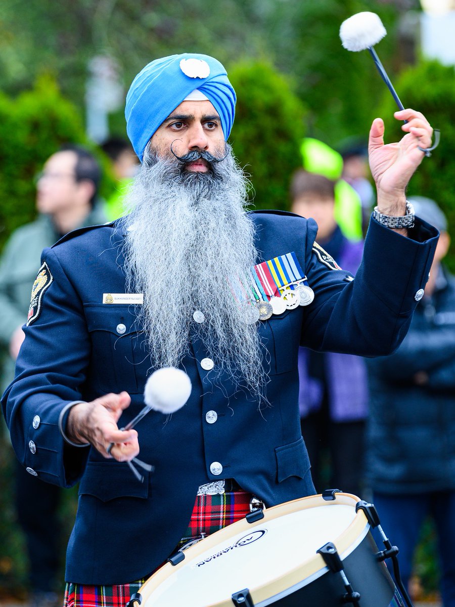 VanPolicePipeBand tweet media