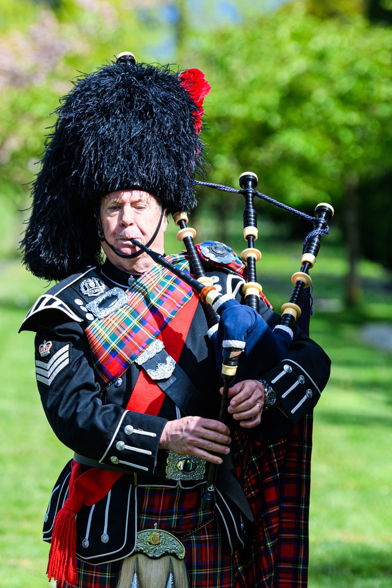 VanPolicePipeBand tweet media