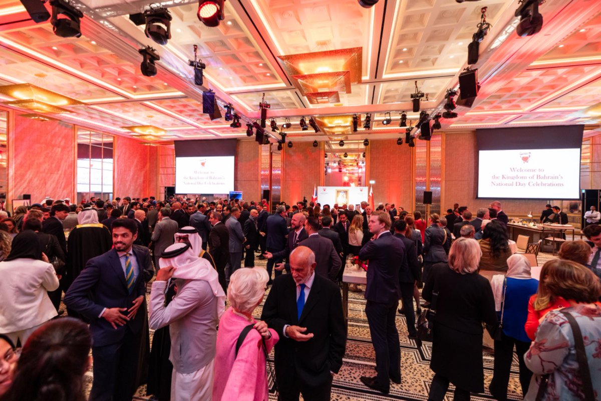 BahrainEmbUK's tweet image. A memorable afternoon reception hosted by the Embassy of the Kingdom of Bahrain in London, celebrating the Kingdom of Bahrain's National Day.
The event was attended by distinguished Bahraini and British guests and beautifully showcased Bahraini hospitality, featuring Bahraini…