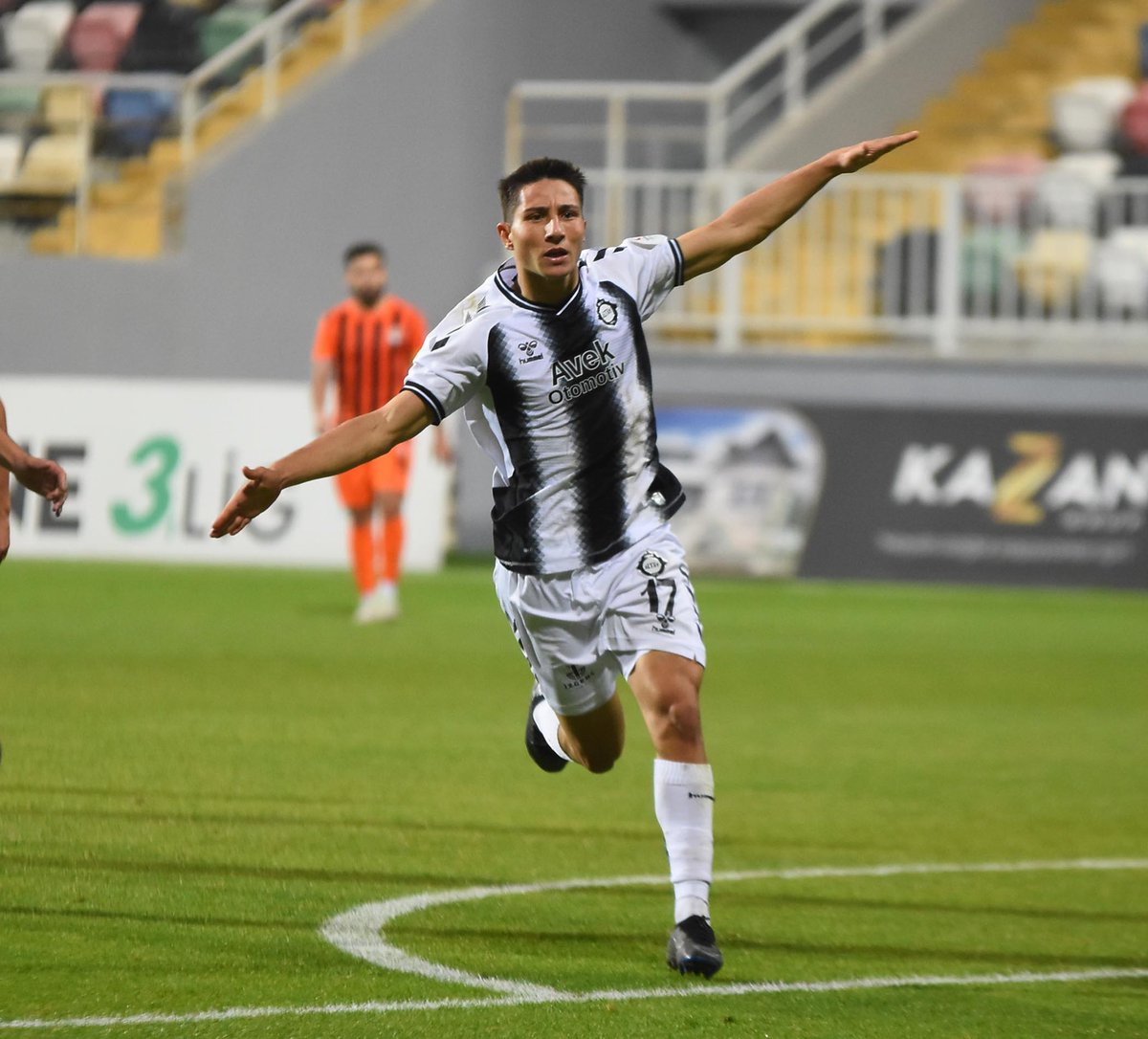 10 milyon € + sonraki satıştan %25 pay