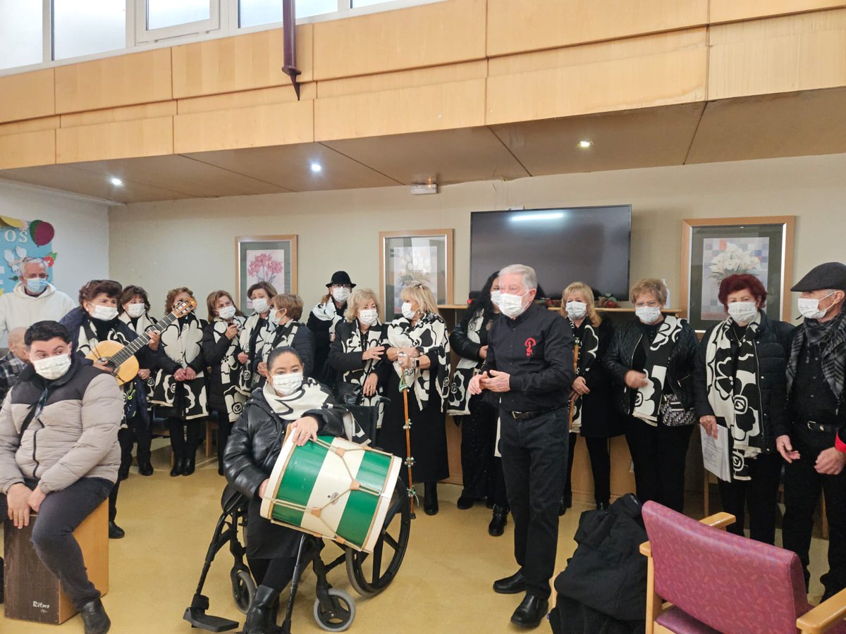 El Distrito Sureste se llenó de música el 14 de diciembre. 🎶 Siete coros le cantaron a la Navidad en plazas (Lago, Pocito...) y llevaron la alegría a la residencia Séneca. ¡Gracias por este arte y solidaridad! ❤️

#DistritoSureste #NavidadCórdoba #Participación