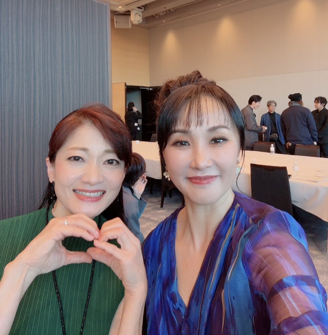 二人のメリーとのお写真ですっ❣️ 初演からずっとご一緒、まさに