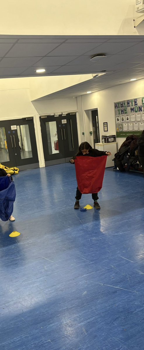 🎅 Year 5 enjoyed their final PE lesson of 2025 with a festive twist!

🎯 Santa sack throws tested accuracy and teamwork
⛄ Build-a-snowman relay brought lots of laughs and energy

🎄 A fun, active way to finish the year!
 #PrimaryPE #FestiveFun #Year5 <a href="/DixonsMP/">Dixons Music Primary</a>