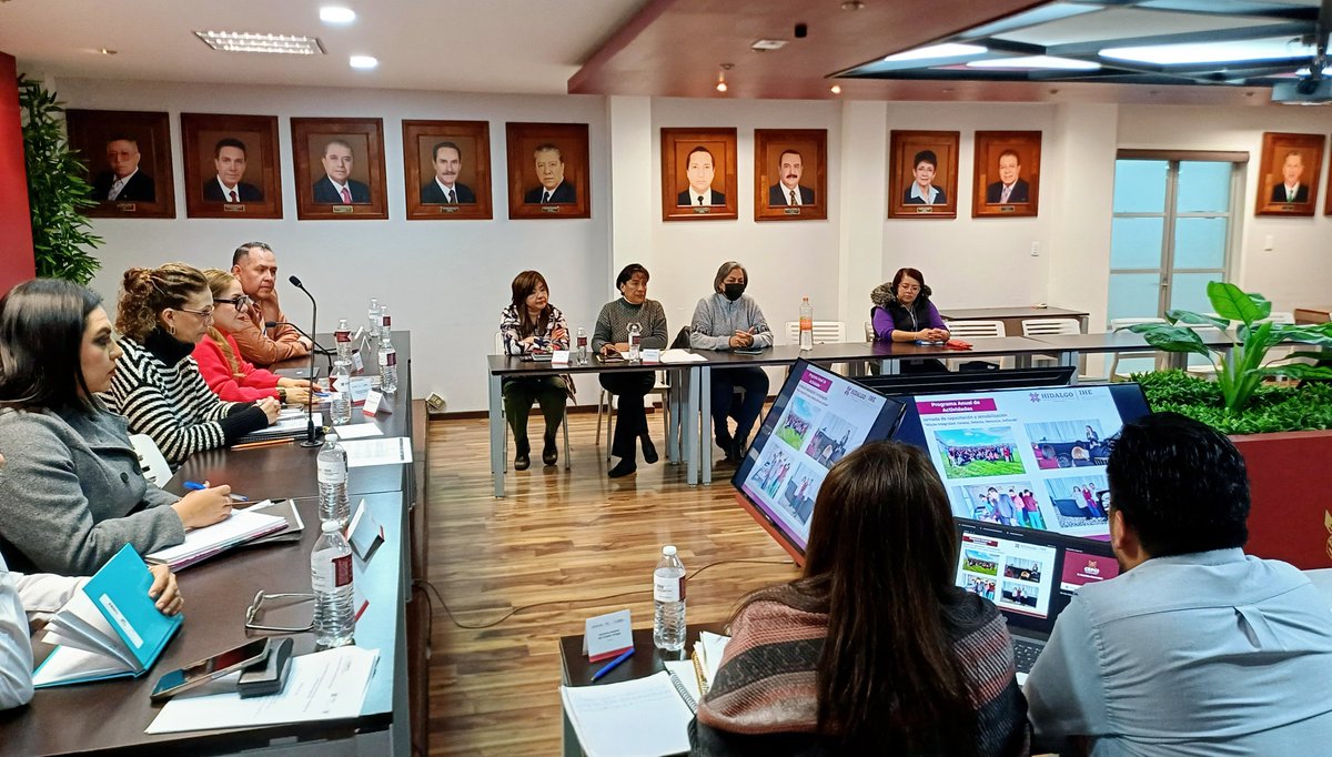 MayeRosanoReyes's tweet photo. Durante la 3ra Sesión del #CEPCI del #IHE se informó la recomendación de la Comisión Temporal de Atención al Procedimiento de Denuncia y se presentaron los avances del Programa Anual de Actividades y de la estrategia de difusión 2025.
#ServicioPúblicoÉtico #CEPCI #IHE https://t.co/zNVVK5EmZ4