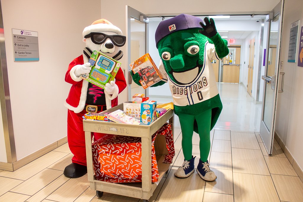 We had a blast collaborating with The Light Park and <a href="/childrenshospsa/">CHRISTUS Children's</a> this past week to collect and hand out toys during this holiday season!🎄

To learn more about donating gifts to make these children's stays more enjoyable visit christushealth.org/locations/chil…