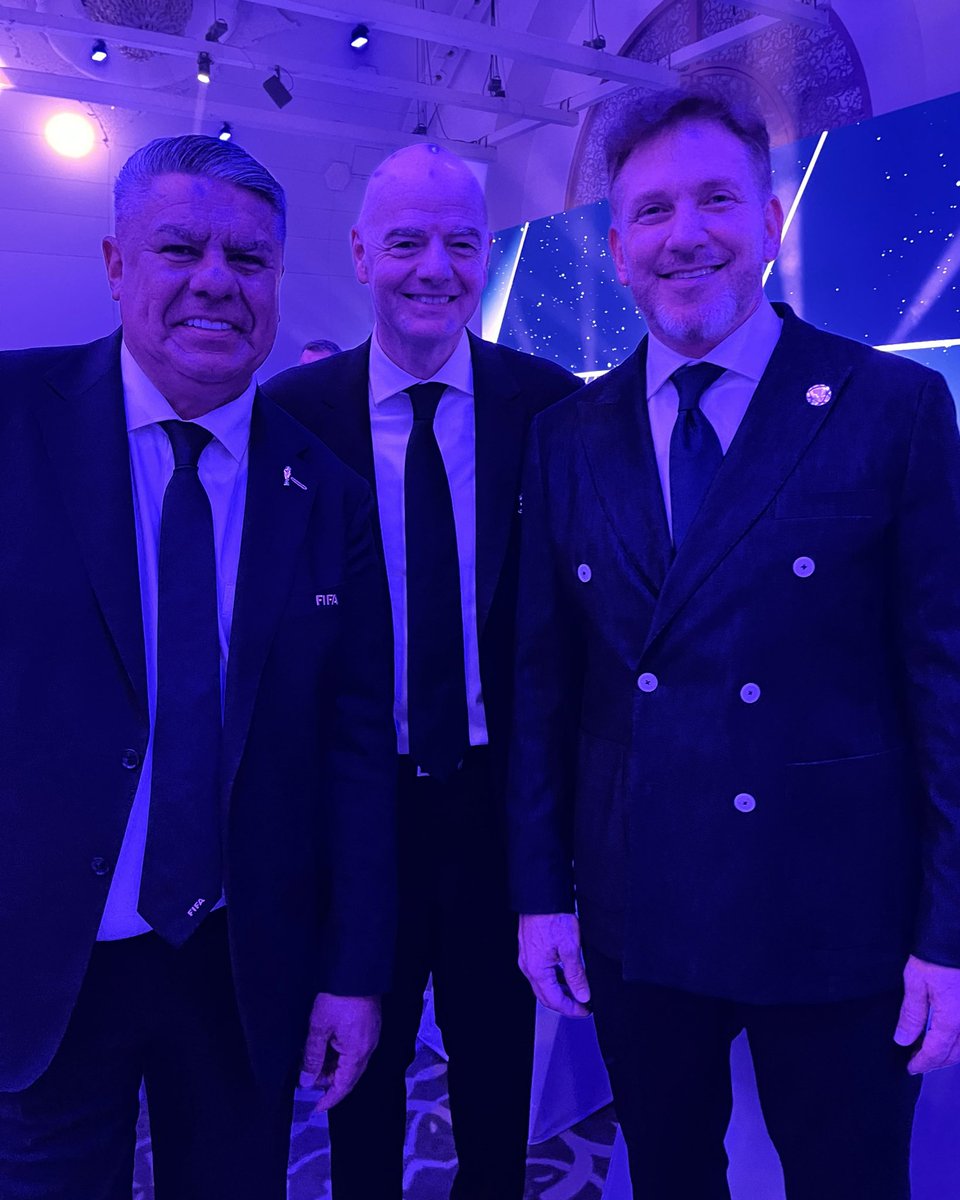 tapiachiqui's tweet photo. ¡Gracias a Gianni Infantino y @agdws por el apoyo! https://t.co/SzsasRMnRt