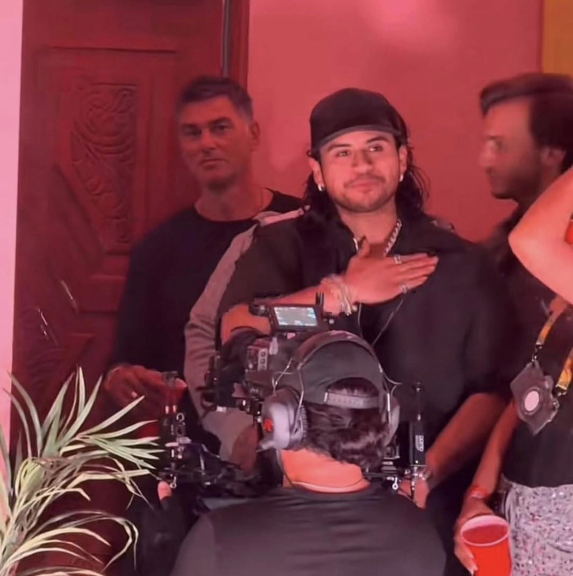 El papá de Dua Lipa estuvo anoche en “La Casita” del show de Bad Bunny en Ciudad de México 🇲🇽