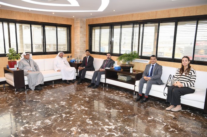 رئيس التحرير بحث مع السفير البريطاني التعاون الإعلامي والقضايا المشتركة 