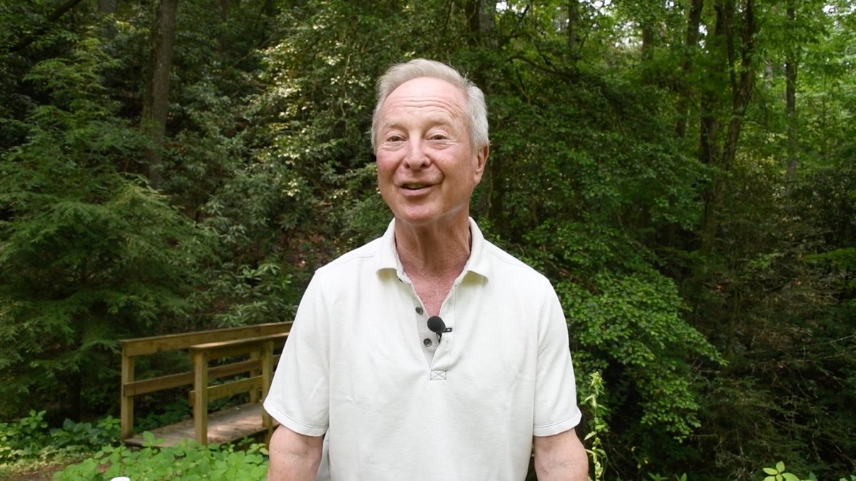 projectchimps's tweet image. By joining the Project Chimps Legacy Society by year-end, you're pledging to be present for chimpanzees today and tomorrow. One volunteer shares the powerful reasons why he's chosen to include Project Chimps in his estate plans. Watch here:
youtu.be/l0gIBy2mkGc