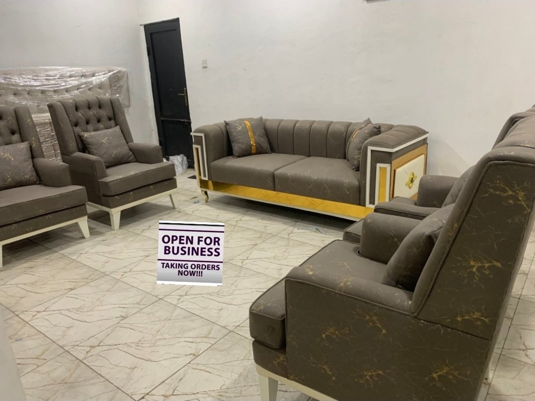 NaOgunsola's tweet photo. sitting space with this elegant chair set.
Strong, stylish, and built to last.
#ChairSet #HomeUpgrade #FurnitureForSale #QualityChairs #InteriorDecor https://t.co/2Ky2HS3dNN