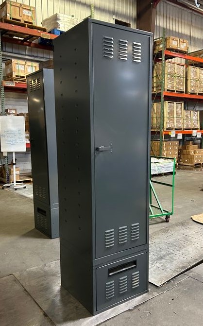 Shawnee Heights Fire Station #21 in Tecumseh, KS 

Carroll Seating Company

#1stresponders #firstresponders #sentrytwolatch #louveredventilation #pianohinge #slopetop #debourgh #lockers