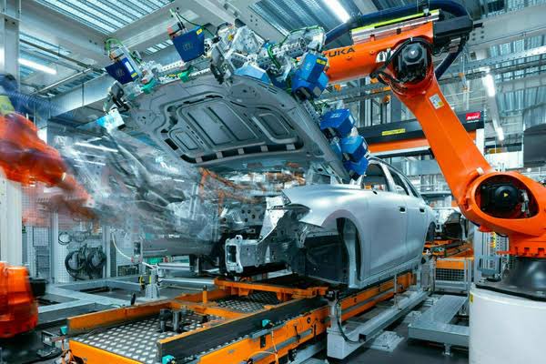 actuetpolitique's tweet image. 🚨‼️🇪🇺 URGENT - L’Union Européenne renonce à interdire la vente de véhicules thermiques en 2035. (Direct)