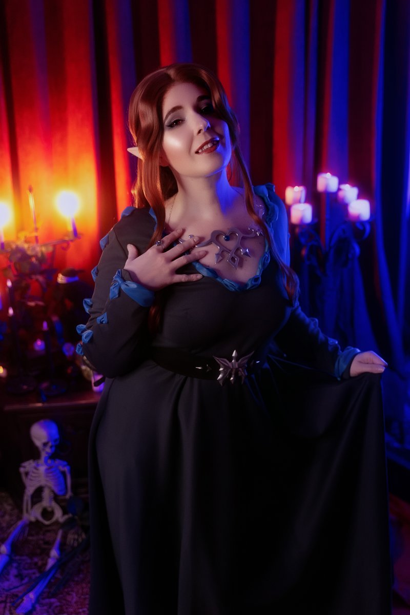 After years of wanting to cosplay Lenore from the Castlevania animated series, it finally happened! 🥰 We all know I have a weakness for mommy vibes ginger ladies🤣

Costume by FDcosplay studio
Wig by @minedoko
📸 by <a href="/omgzkatya/">Katya 😈📸</a>