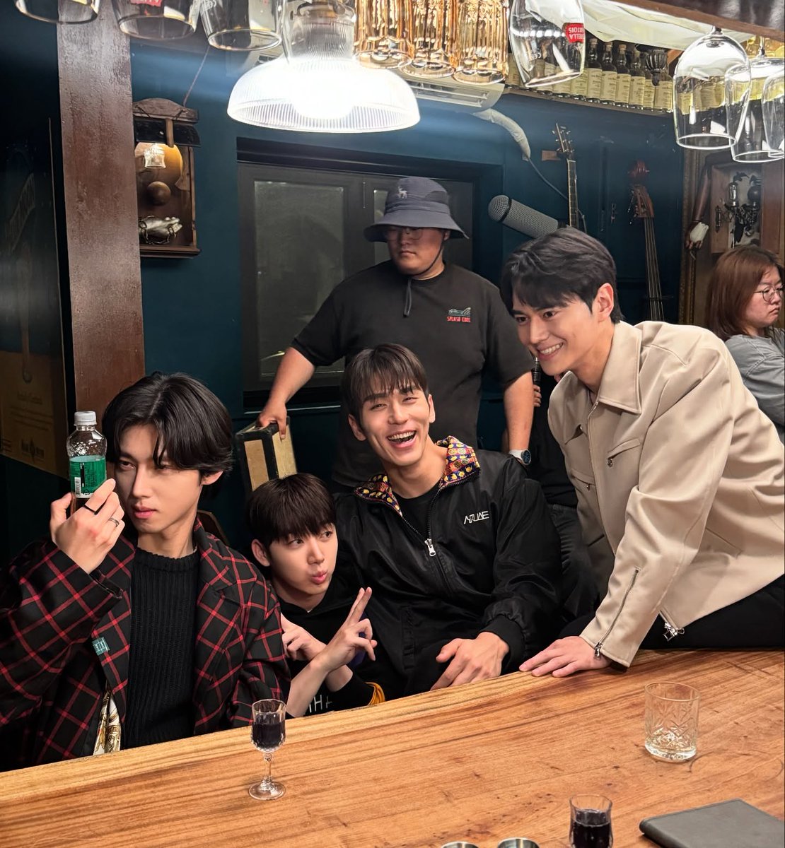 cham___0818's tweet photo. ㅋㅋ 이틀간 챗티를.. 얼마나... 한거야 나는....
아니 근데 평소랑 똑같긴 해... 
애들이 좀 자주 나타났을 뿐 ...

체리 절도범 (이틀간)
1위. 찬우
2위. 택준
3위. 재욱
4위. 차민

#위팹 #위팹챗티 #wefab #비형전 #비형전도깨비의주인 
#이차민 #황재욱 #강찬우 #남택준 https://t.co/iLc4vuzyI3