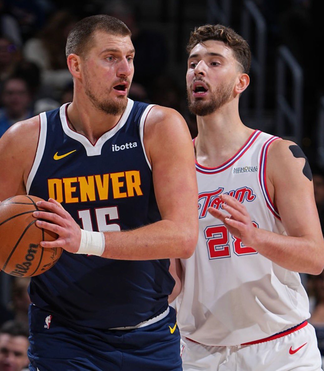 Nikola Jokić on Alperen Şengün's ‘Baby Jokić’ nickname:

“People need to stop comparing us. He's an amazing player by himself. He needs to be recognized by who he is. He's definitely a talented player. He needs to be recognized as Alperen Şengün.”

(via <a href="/DNVR_Nuggets/">DNVR Nuggets</a>)