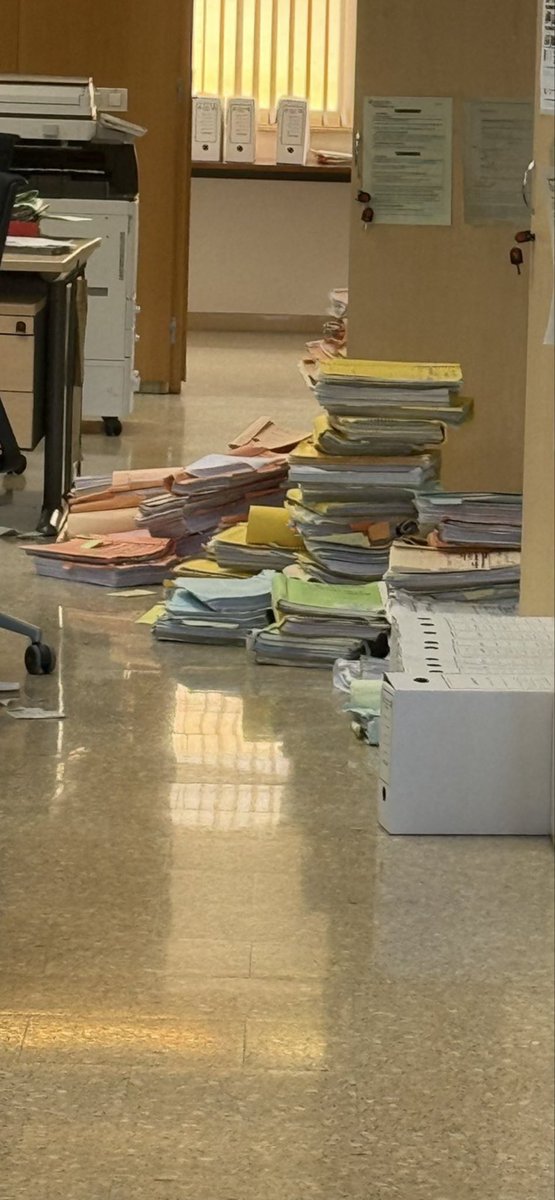 Así está hoy la Justicia española. Bienvenidos al CAOS. Se avecina un 2026 apoteósico. 🤦‍♀️